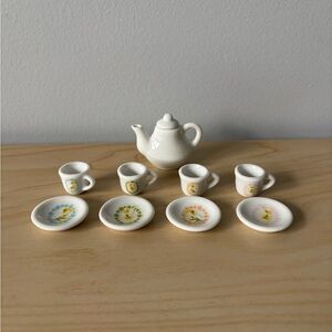 Disney Tinkerbell Miniature White Ceramic Tea Set of 4 🫖